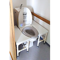 車いすから移乗して一人でトイレをしたい