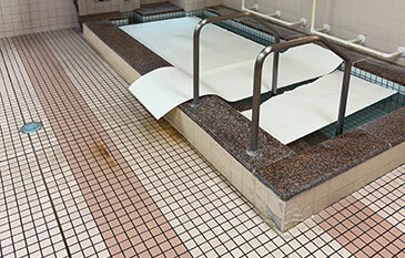 大浴場で安全に上り下りしたい（現状の問題点）