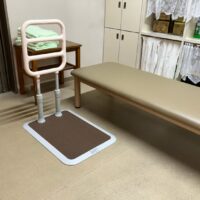 脱衣所のベンチからの立ち座りを安全に行いたい